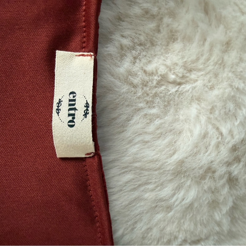 Entro Rust Red Garment with Soft Texture - Picture 4 of 6